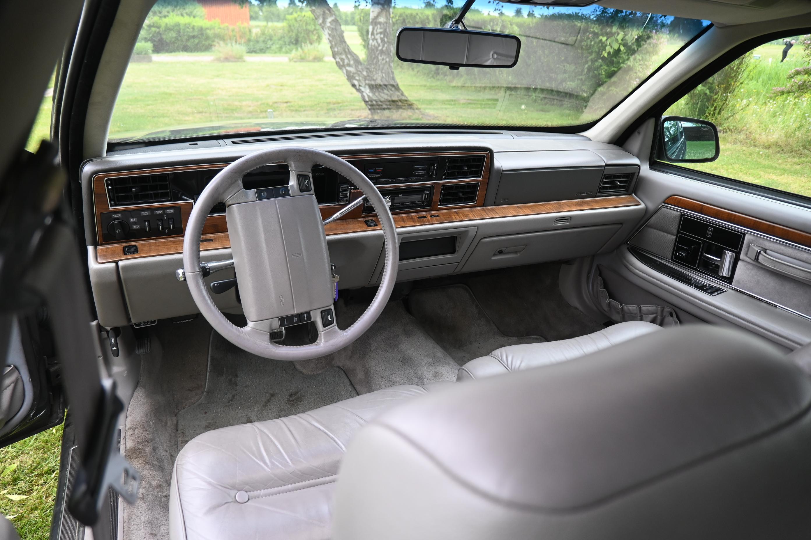 Lincoln Continental 3