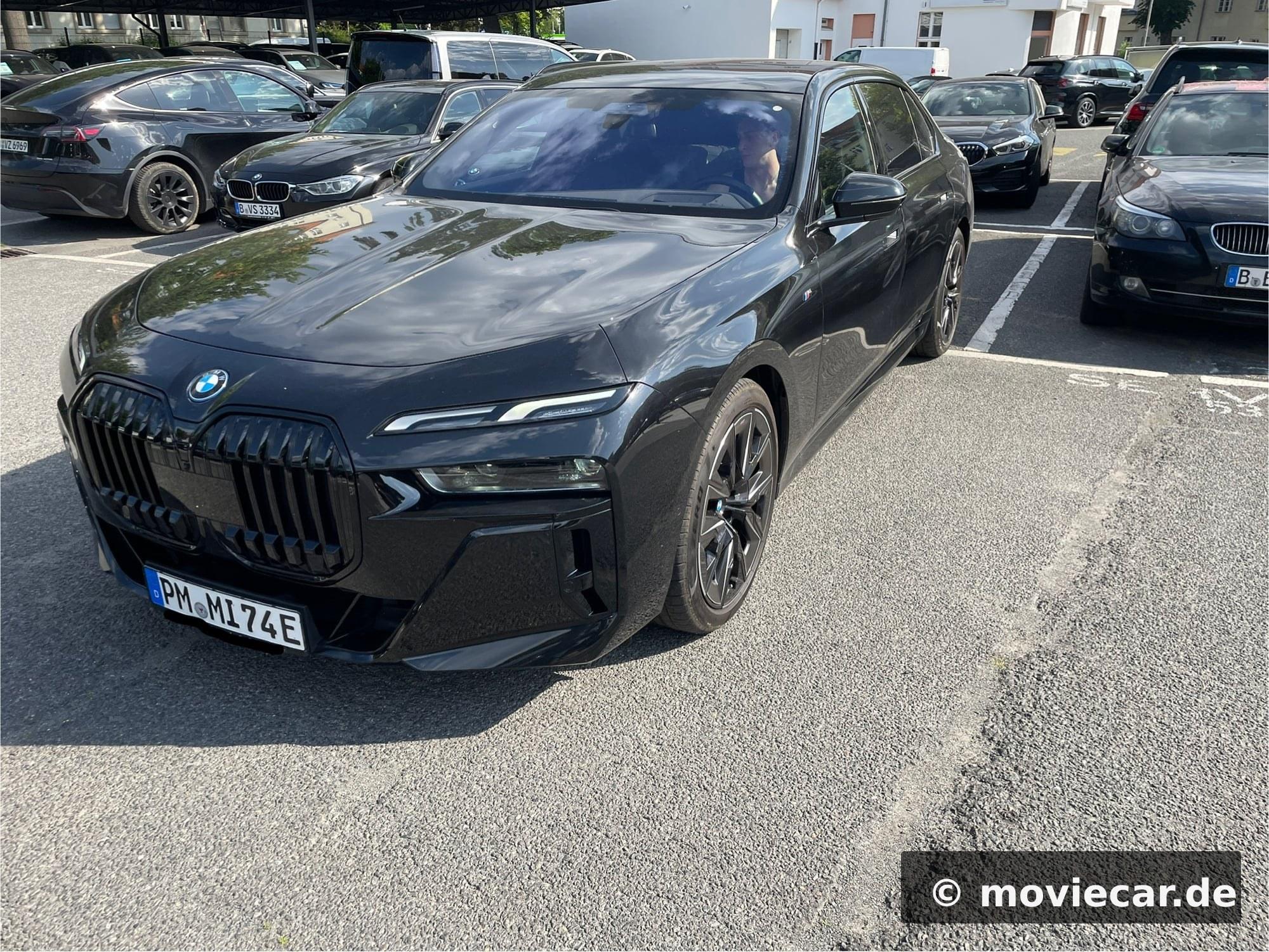 BMW i7